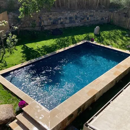 Magnifique Maison Entièrement Rénovée Avec Piscine
