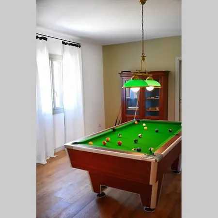 Magnifique Maison Entièrement Rénovée Avec Piscine *