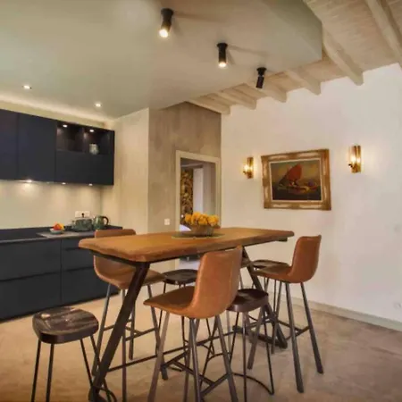 Magnifique Maison Entièrement Rénovée Avec Piscine Villa