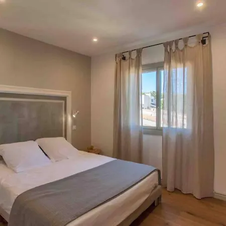 Magnifique Maison Entièrement Rénovée Avec Piscine *